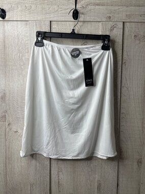 Jones New York White Microfiber Anti Cling Half Slip Skirt Small 19" Length